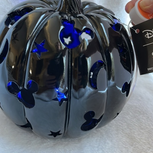 NEW 🎃 Mickey Pumpkin Decor with Color Changing LED Lights Black - Picture 4 of 10